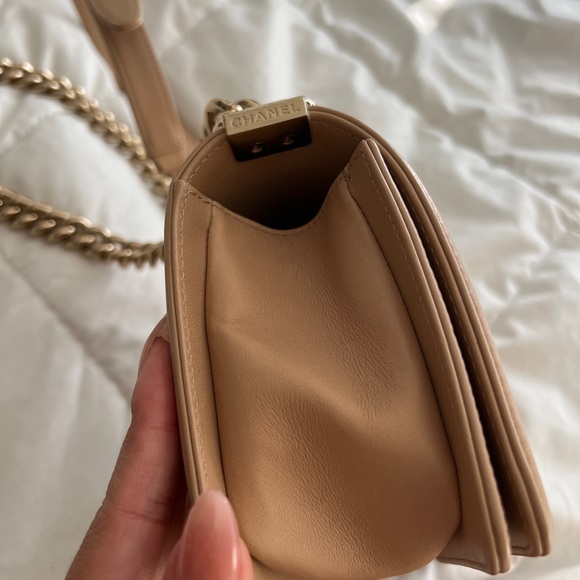 chanel boy small beige with shiny light gold hardware - Picture 9 of 14